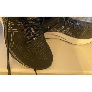ASICS Women’s Gel-Kayano 28 Running SHoes